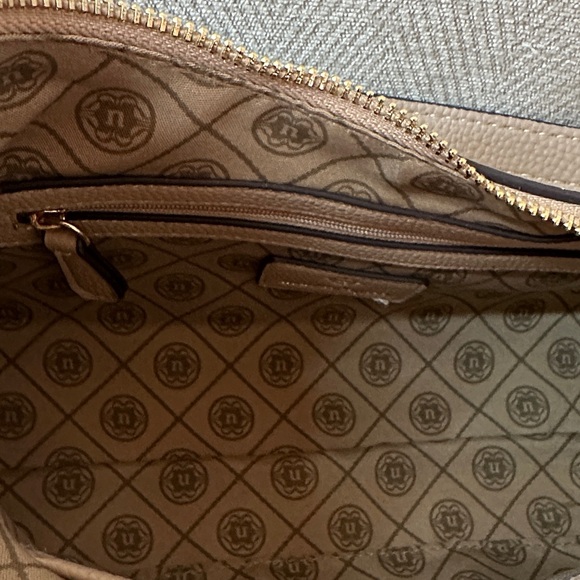 Nanette Lepore Beige Shoulder Bag with Gold Chain - Picture 11 of 11